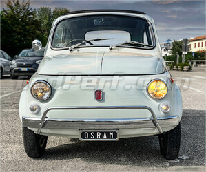 Porównanie przed i po na klasycznym samochodzie żarówek LED R2 Osram LEDriving® HL Vintage - 64193DWVNT-2MB